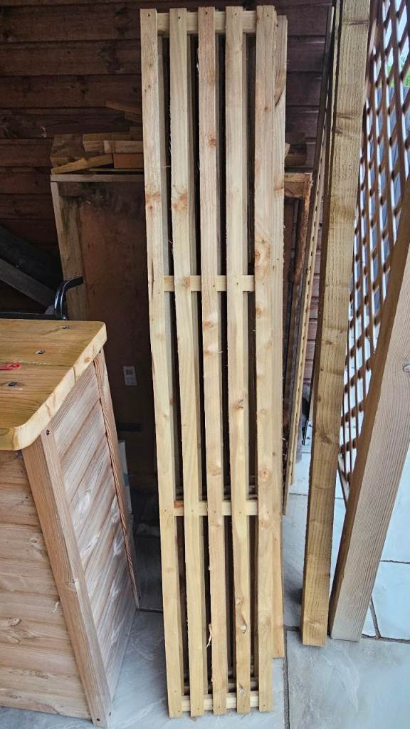 Slatted trellis 