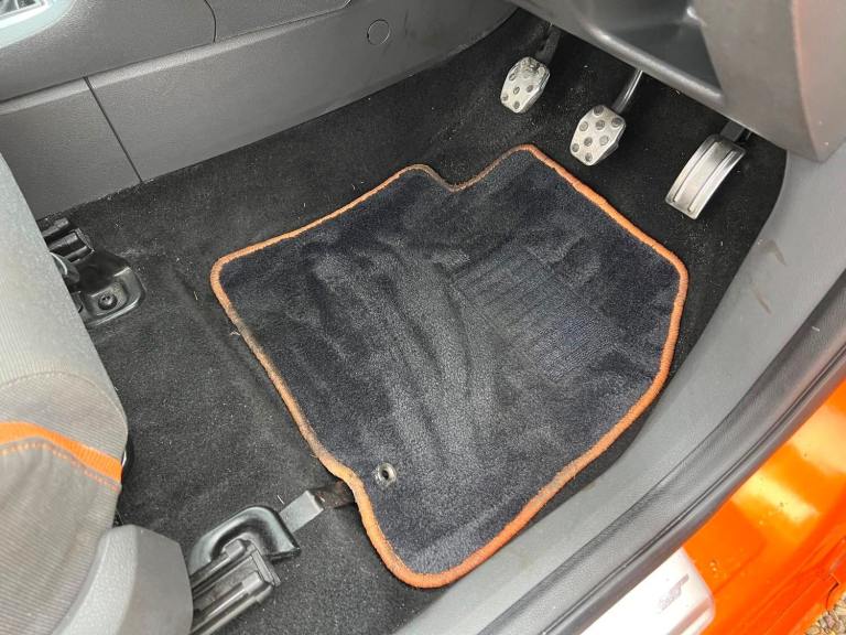 FORD FOCUS 2.5 ST * LOW MILEAGE * FRESH IMPORT *