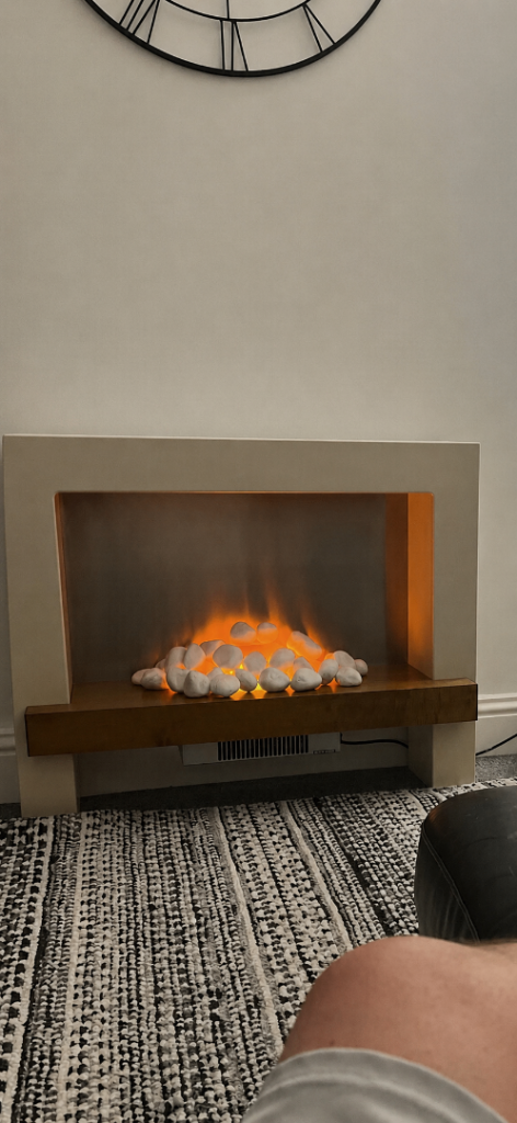 Electric Fireplace with White Stones – Good Condition