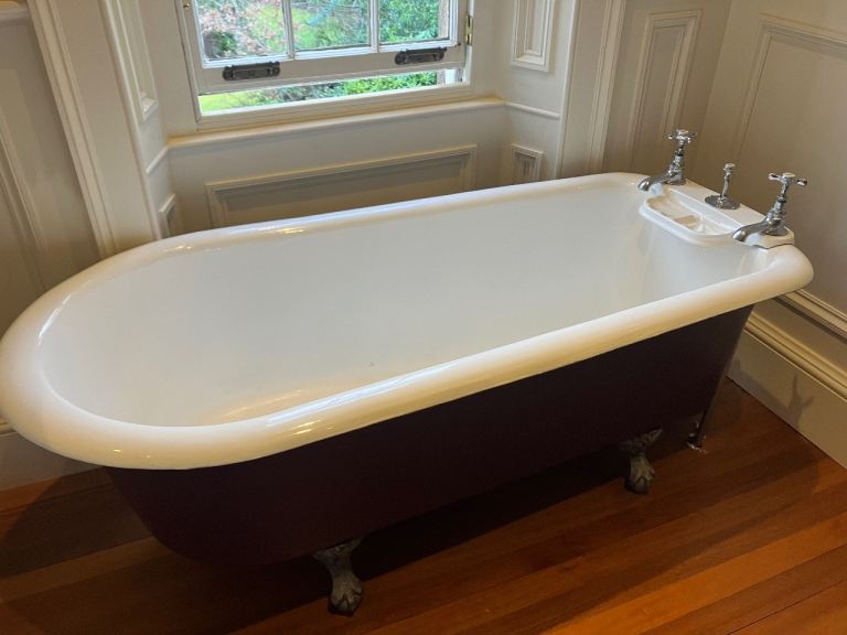 Free standing cast iron bath for sale
