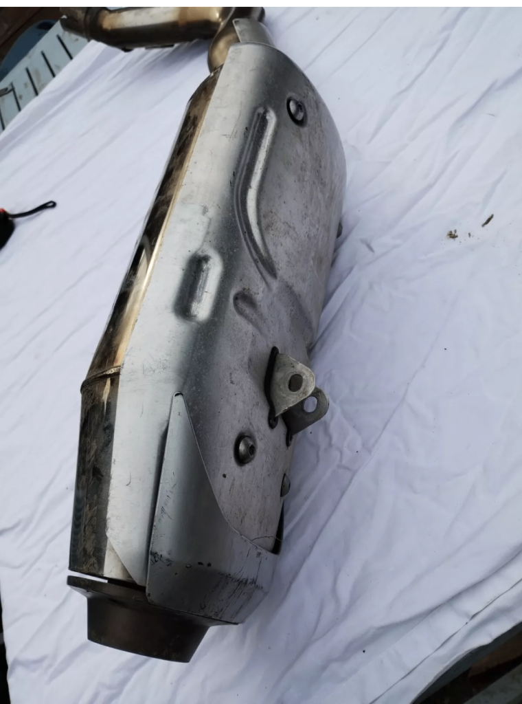 Honda CBR600 Exhaust pipe can Used Vgc