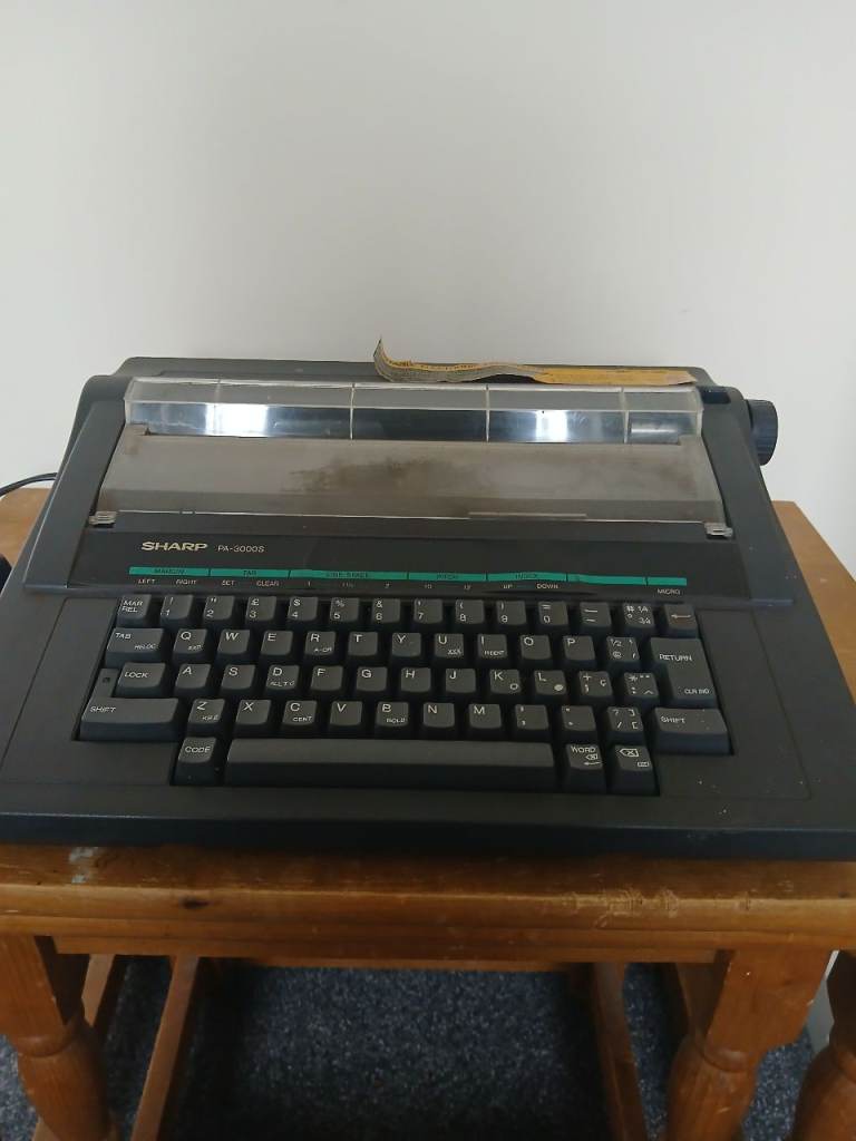 Electric typewriter from 1990s