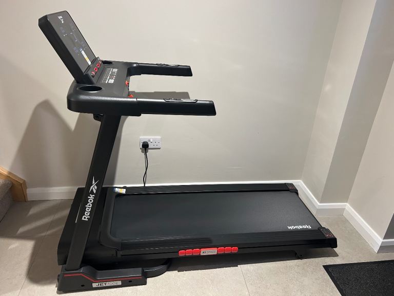 Reebok Jet 100z Folding Treadmill with Incline and Bluetooth