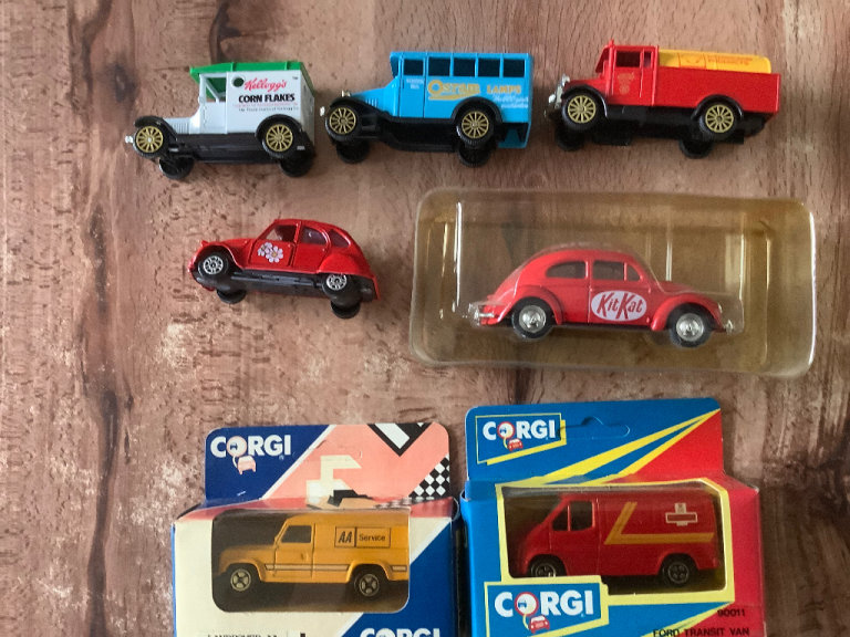 7 new Corgi vehicles as photos