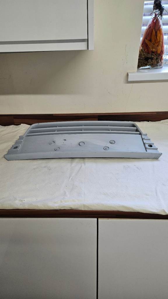 FORD FOCUS MK3 FRONT AND LOWER SIDE GRILLS 