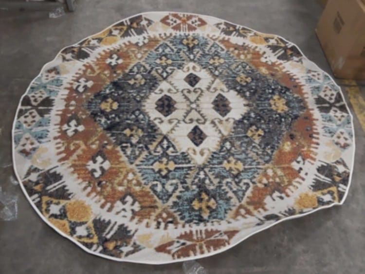 Round carpet