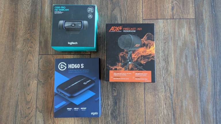 Streaming & Vlogging Starter Kit: Webcam, Capture Card, Microphone
