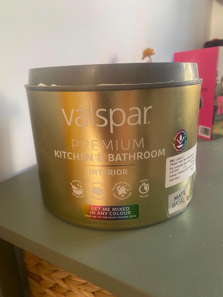 Valspar Premium Kitchen & Bathroom Interior Paint - Matt Base