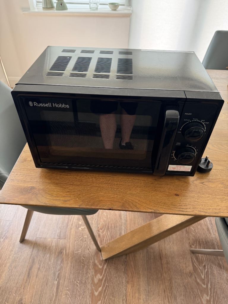 Russell Hobs 17L Microwave