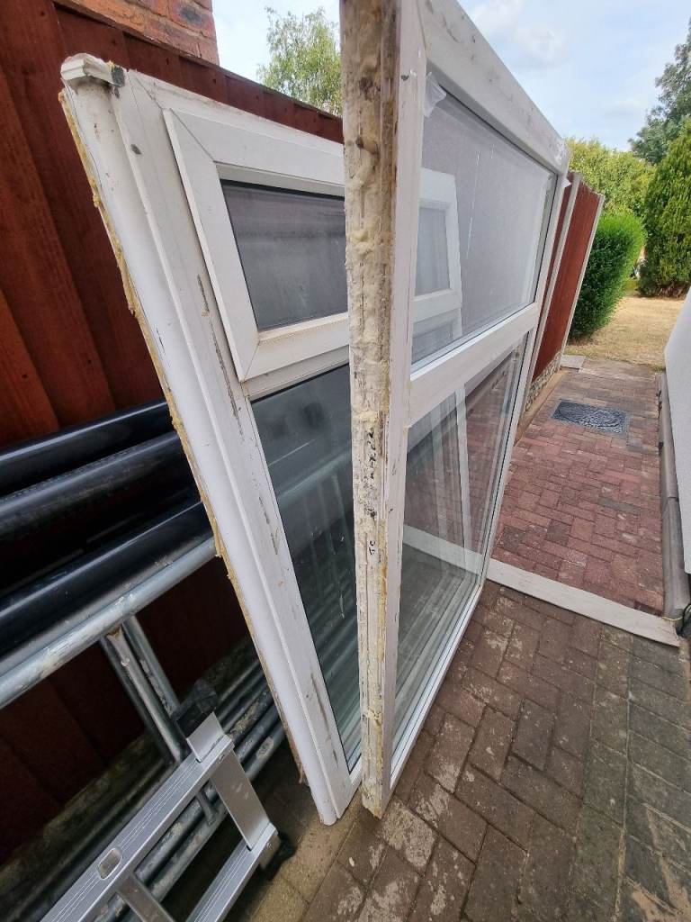 3x pvc windows free to take 1570x960mm