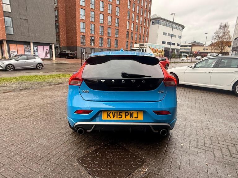 2015 Volvo V40 D4 [190] R DESIGN Lux Nav 5dr HATCHBACK DIESEL Manual