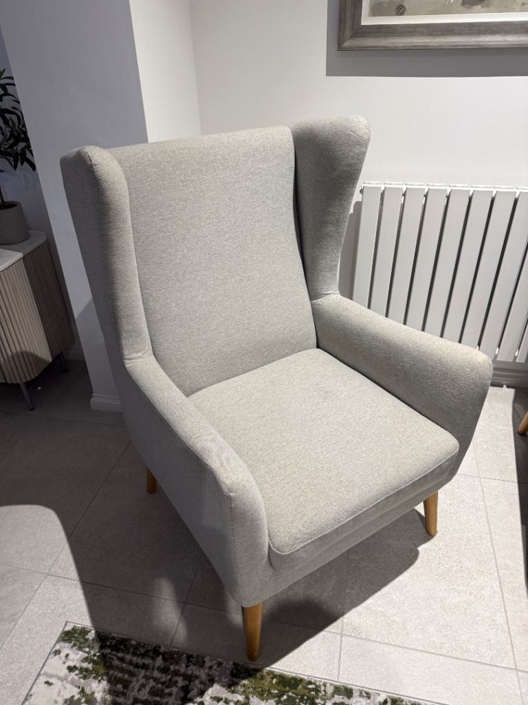 Modern accent Winged Chair