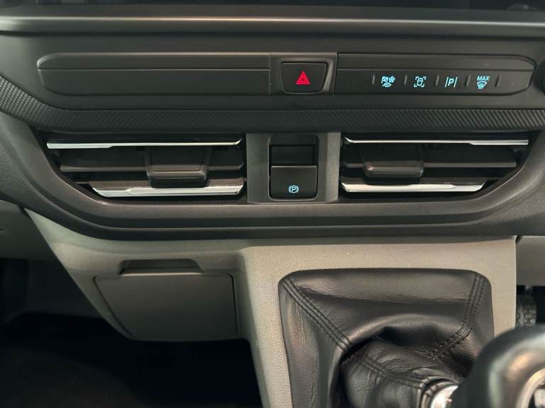 2024 Ford Transit Custom 300 SWB 2.0 Tdci Limited 136PS Van Diesel Manual