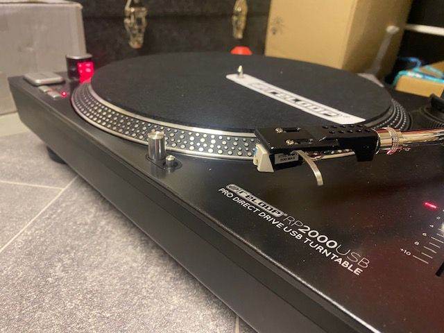 TURNTABLES/MIXER PACKAGE -RELOOP USB DIRECT DRIVE DJ TURNTABLES x2/ CITRONIC MIXER - £550