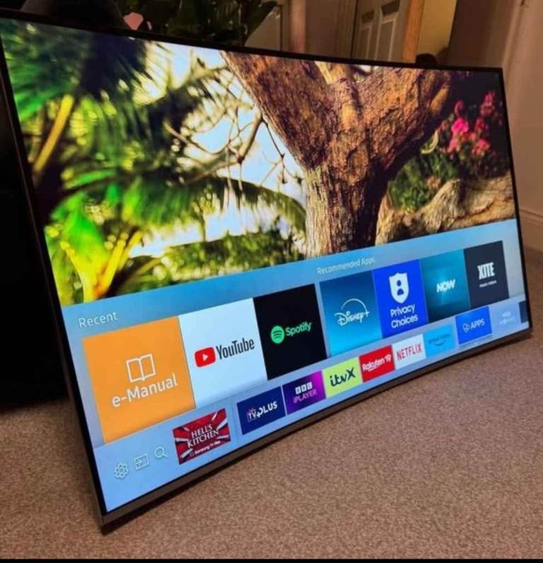 50" SAMSUNG CURVED 4K ULTRA SMART TV 