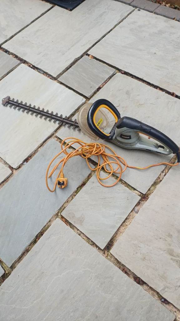 Hedge trimmer