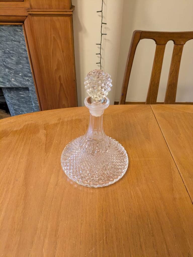 Wine or spirits decanter