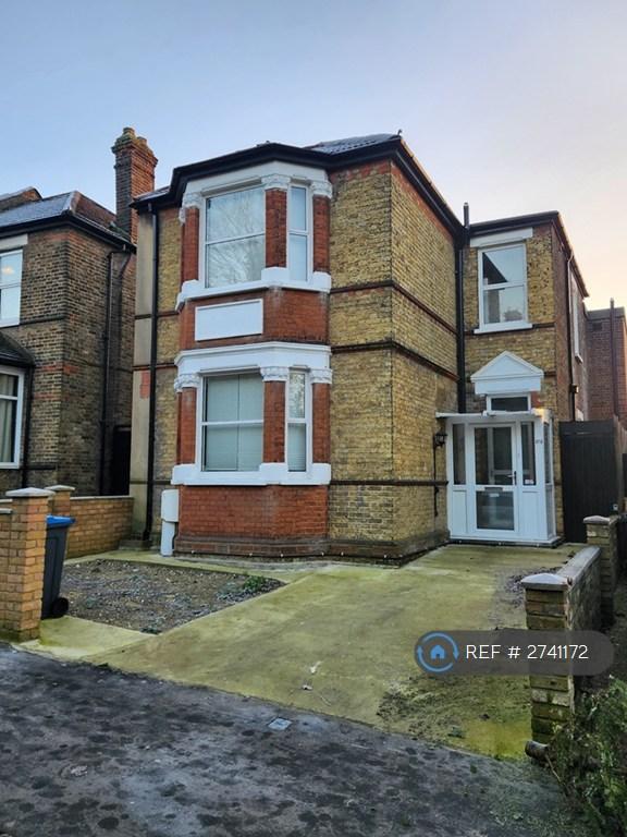 5 bedroom house in Selsdon Road, South Croydon, CR2 (5 bed) (#2741172)
