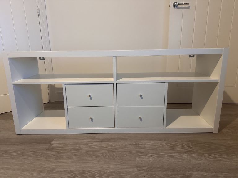 Long TV unit cabinet in very good condition