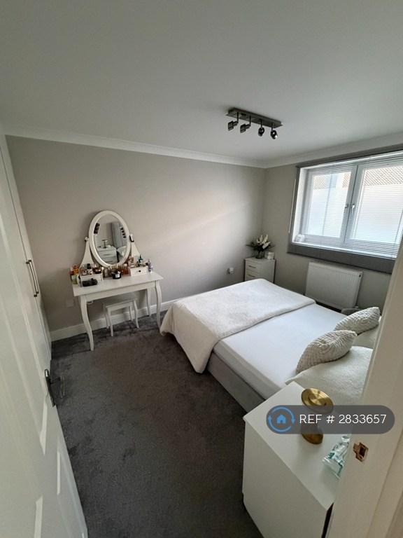 1 bedroom flat in Dwight Road, Watford, WD18 (1 bed) (#2833657)