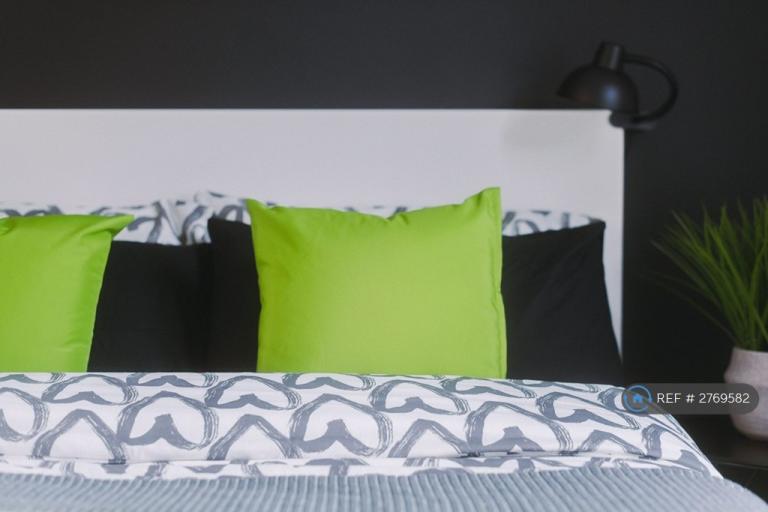 2 bedroom flat in Springfield Gardens, Glasgow, G31 (2 bed) (#2769582)