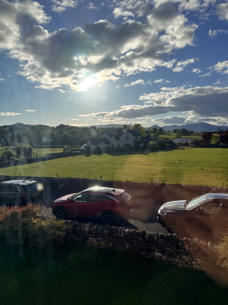 Spacious 3 Bedroom Flat in Gartocharn 