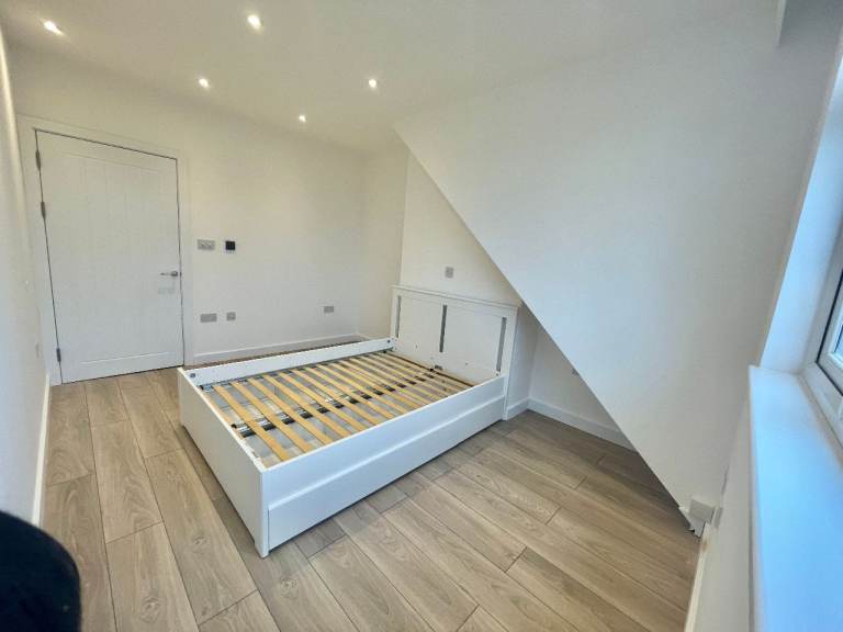 1 bed flat to rent - B Blenheim Road, Harrow HA2 1 bed  1 bath  1 reception