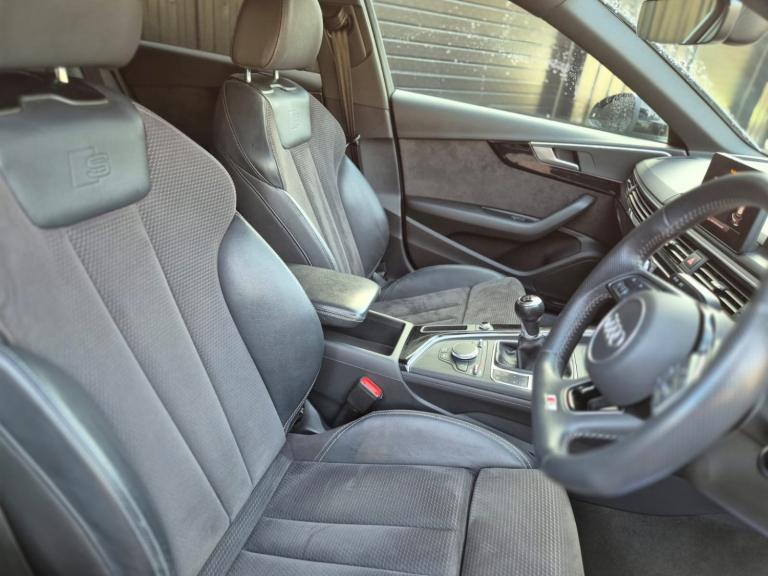 AUDI A4 AVANT 2.0 TFSI 35 Black Edition 2019