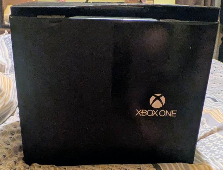 Original 2013 Xbox One 500GB console with Kinect sensor, boxed. 