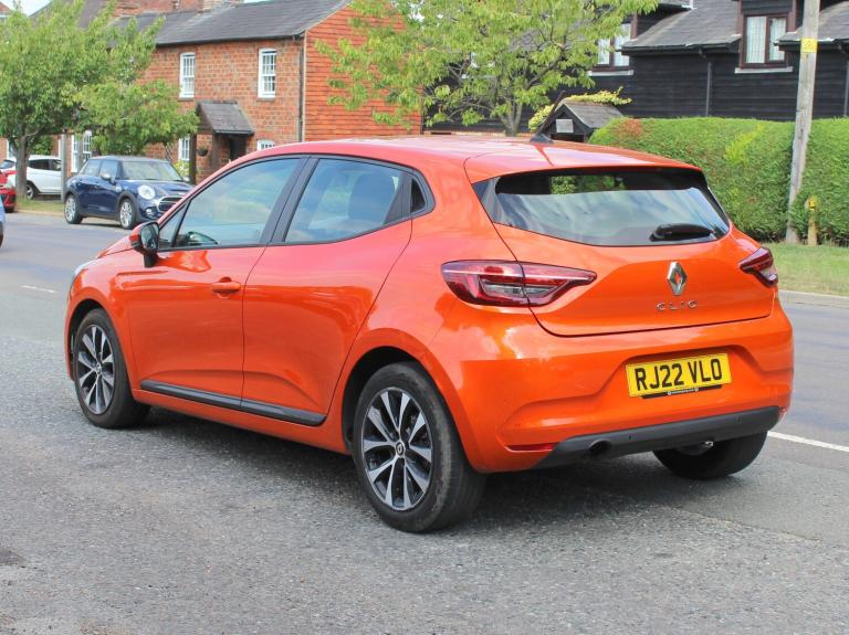 2022 Renault Clio 1.0 TCe Iconic Edition Hatchback 5dr Petrol Manual Euro 6