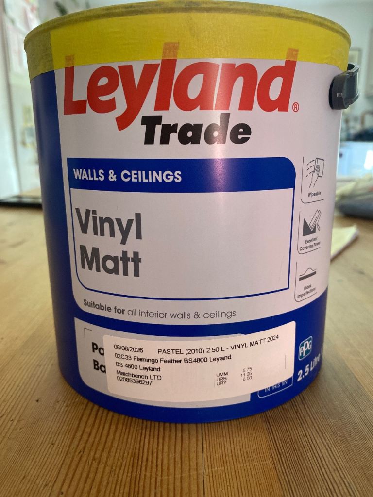 Leyland Trade Vinyl Matt Walls & Ceilings Paint 2.5L