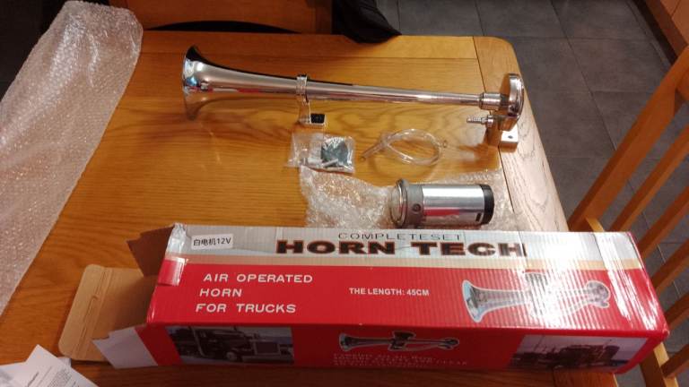 Truck air horn 