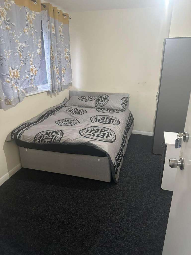 STRUGGLING WITH HOMELESSNESS IN EDINBURGH? CONSIDER A FRESH START IN BIRMINGHAM – WE CAN HELP.