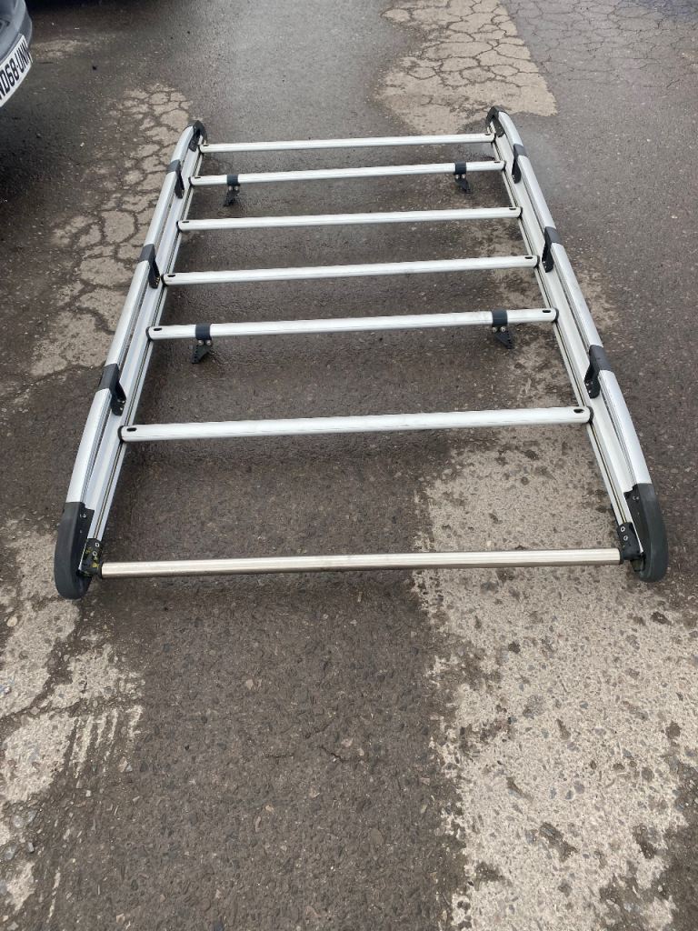 Rhino roof rack with roller 