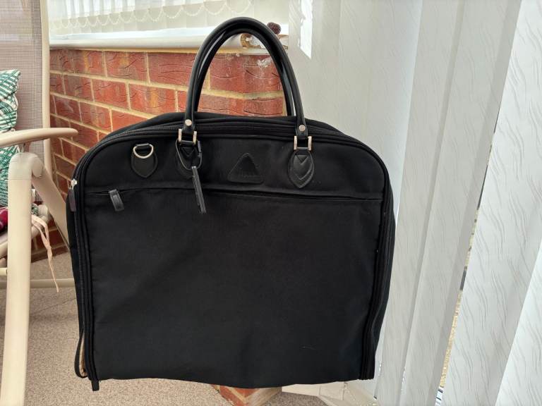 Gentlemens Suit carrier