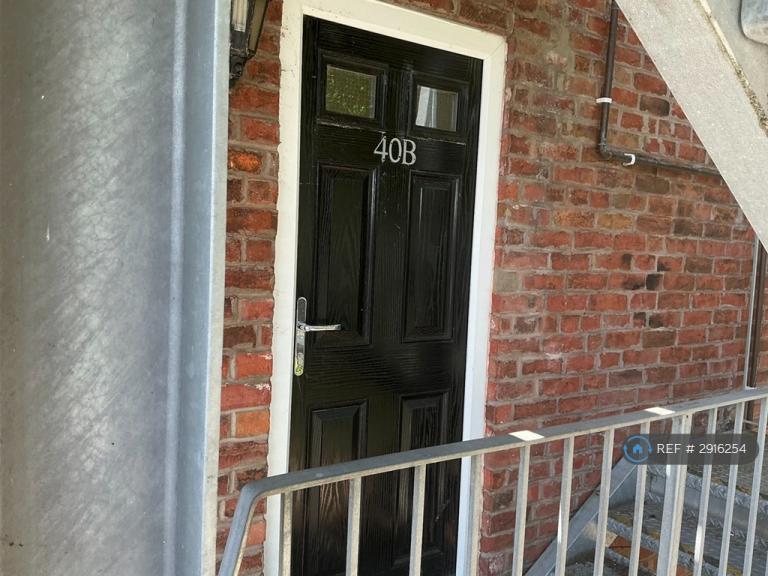 1 bedroom flat in Milk St, Congleton, CW12 (1 bed) (#2916254)