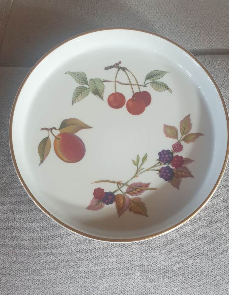 Beautiful as new, never been used, Royal Worcester Evesham design round dish with gold edging. 