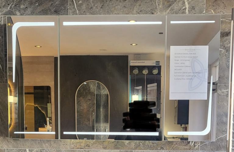 Ex-Display Mirrored Cabinet