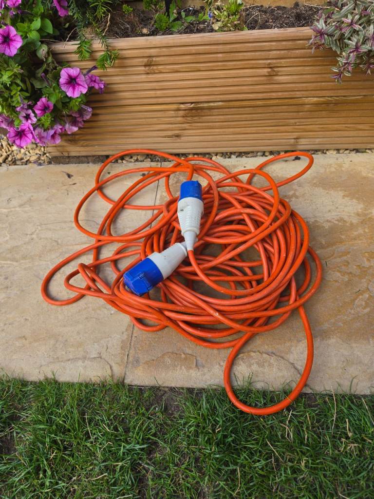 20m Heavy Duty 16A 240V CEE Extension Cable / Caravan Camping Hook Up Cable - Very Thick