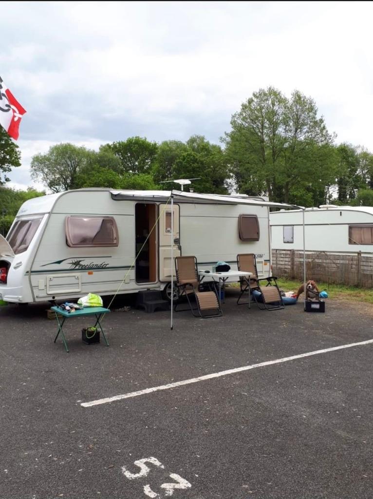Superb Lunar Freelander 5 Berth caravan 