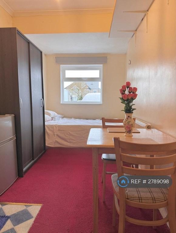 1 bedroom in Great West Road, Isleworth, TW7 (#2789098)