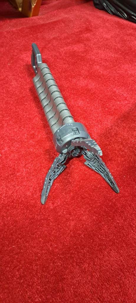 Spiderman Doc Oc plastic toy arm with grabbing mechanism 