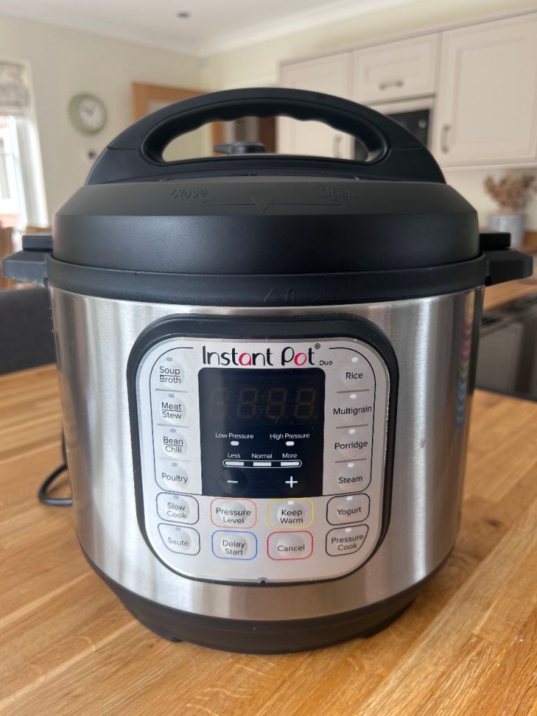 Instant Pot Duo 60 Electric Pressure Cooker 5.7 Litres