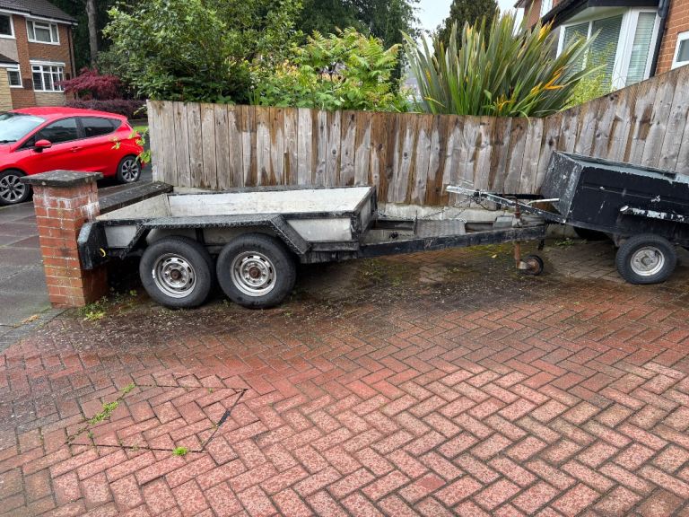 Road trailer