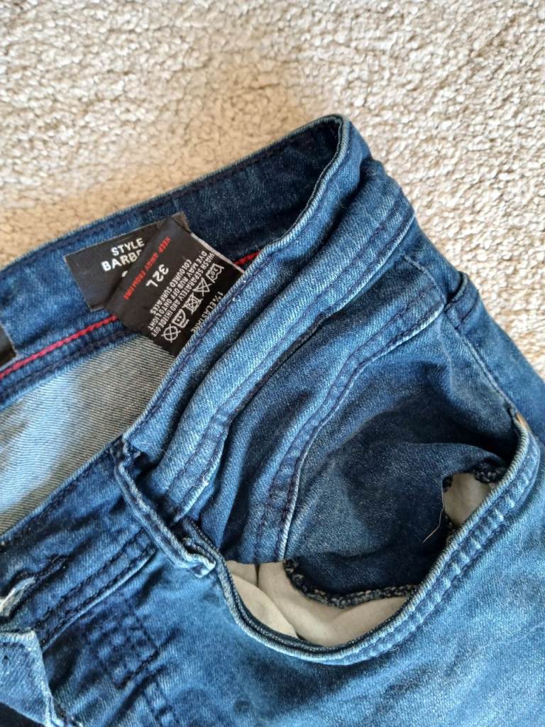 Jeans  size 32 w leg 34