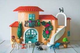 Free Playmobil summer villa 9420