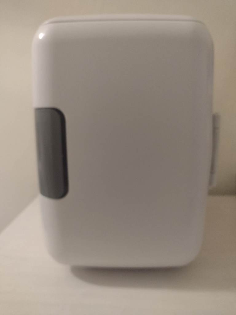 White portable mini fridge for car #GotStuffGetCash