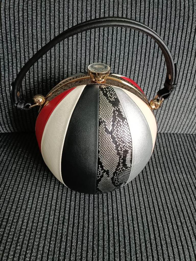 Brand 🆕 ladies handbag shape of a beach ball 