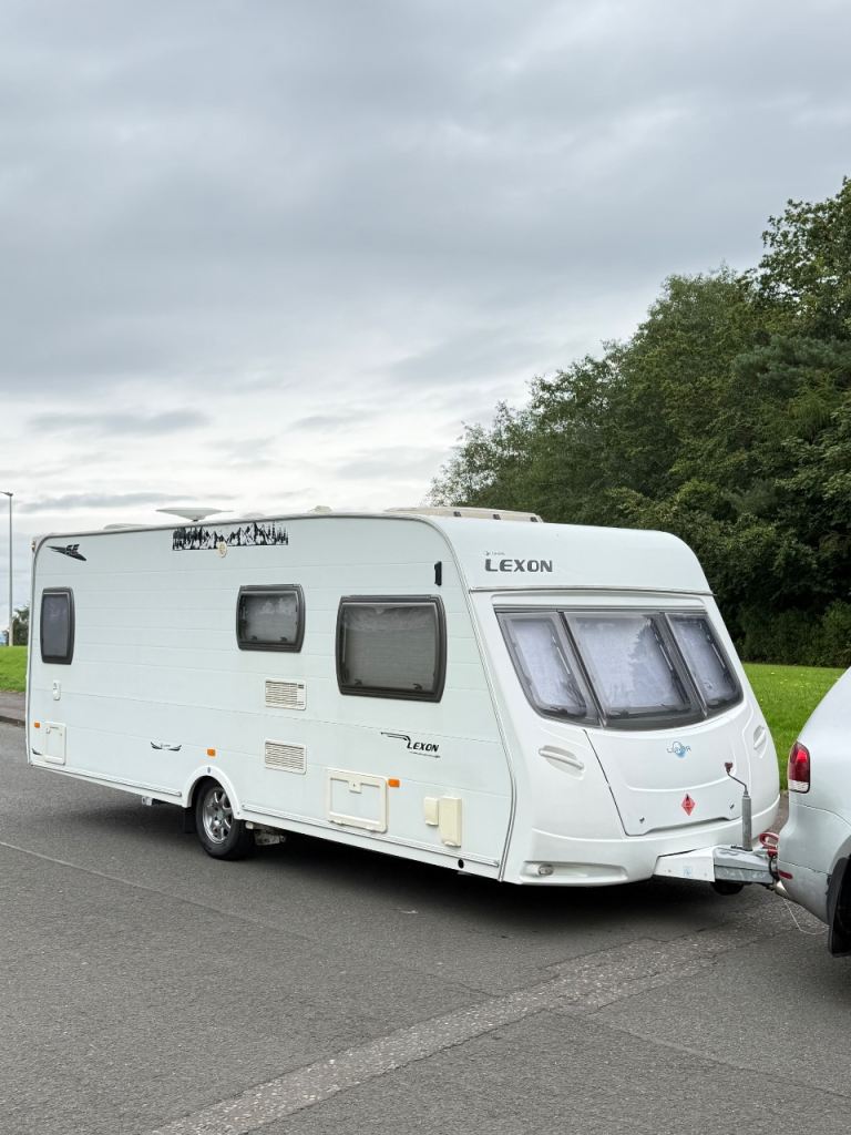 2011 4 berth lunar lexon FIXED BED