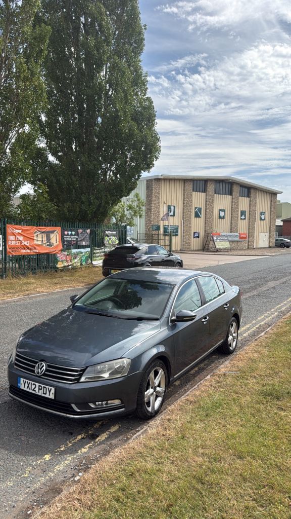 Volkswagen, PASSAT, Saloon, 2012, Manual, 1968 (cc), 4 doors